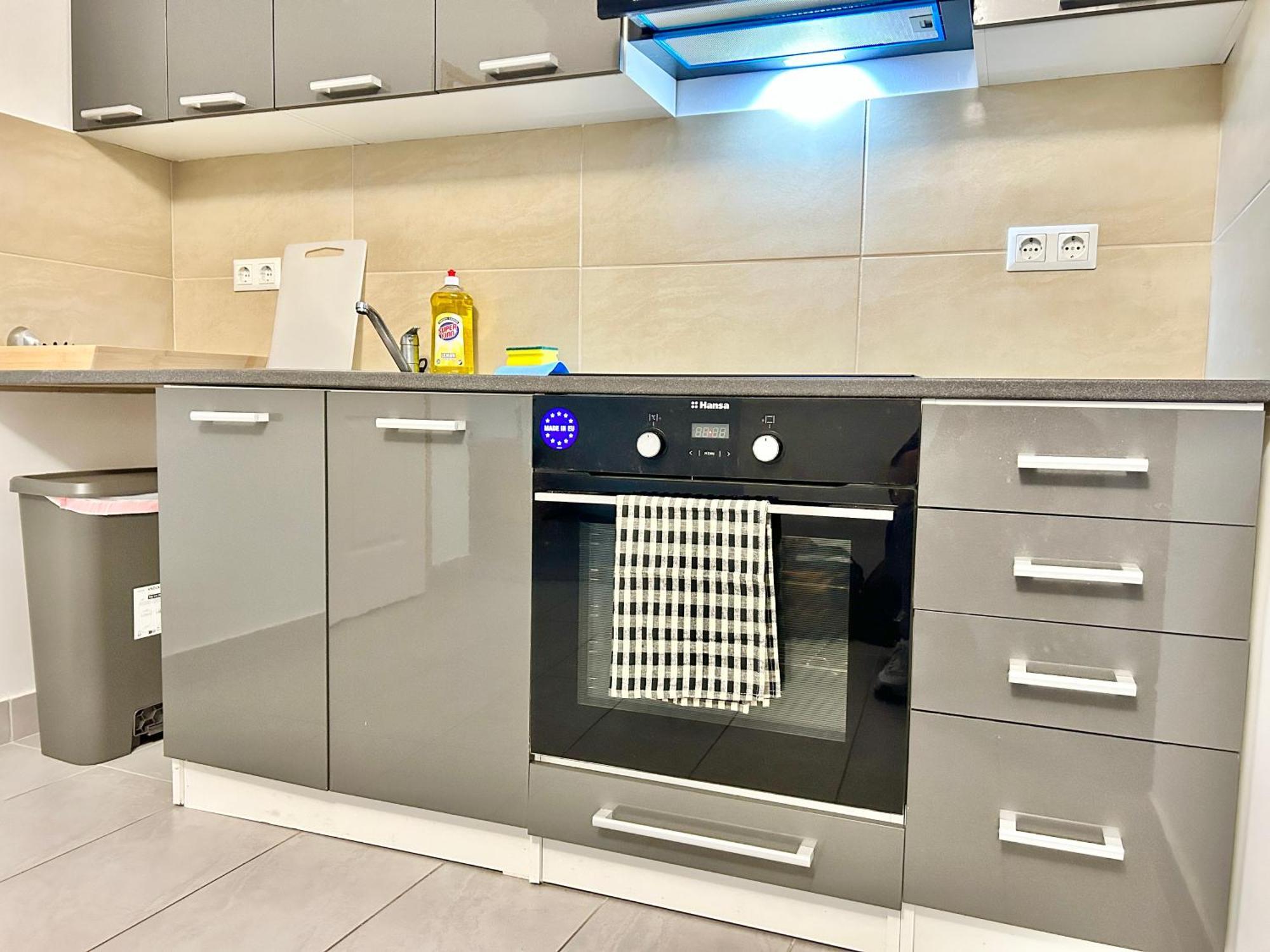Stylish Schonbrunn Apartments With Free Parking Wiedeń Zewnętrze zdjęcie